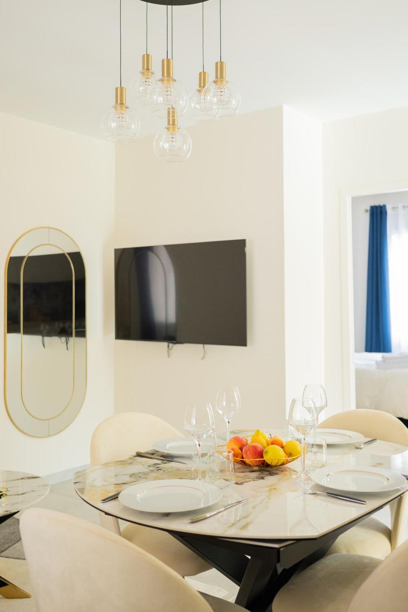 Le Domaine De Mika & Nina Holiday home Arles